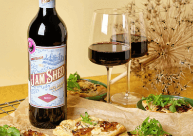 Karamelizētu sīpolu tartes ar bumbieri un zilo sieru